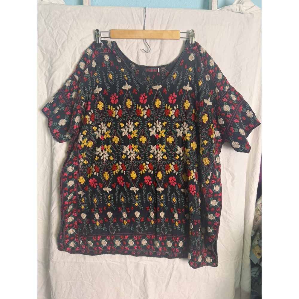 Johnny Was Women's floral Embroidered Blouse Tunic Top Size L oversized